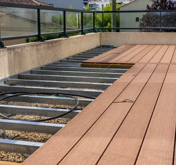terrasse sur plots en bois
